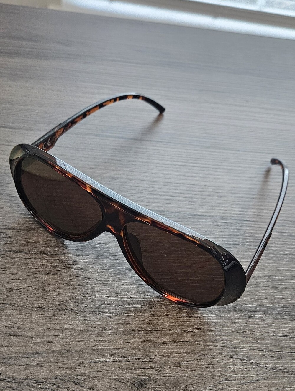 Vintage Aviator Sunglasses Tortoise Tinted Lens Pouch Case and Cleaning Cloth - Picture 3 of 7